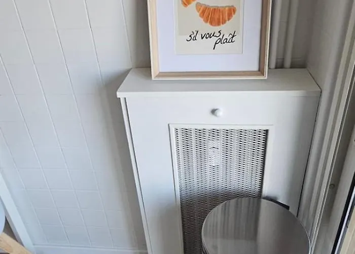 Апартаменты Mimosas Wilson Seaside Haven Bright 3br W Sea View 5min Антиб